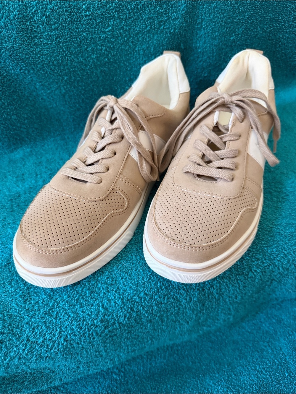 MIA Men's Tan and White Perforated Lace-Up Sneakers